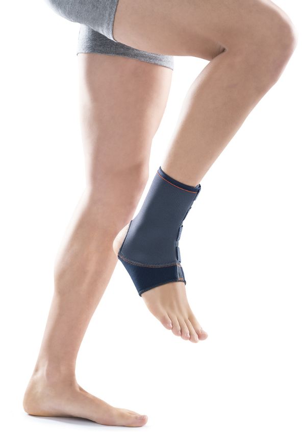 Open Neoprene Ankle Support ART-4402 Orliman