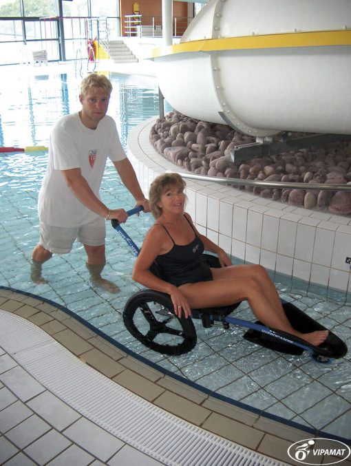Hippocampe-Pool-Wheelchair-pool-entry-510x677.jpeg