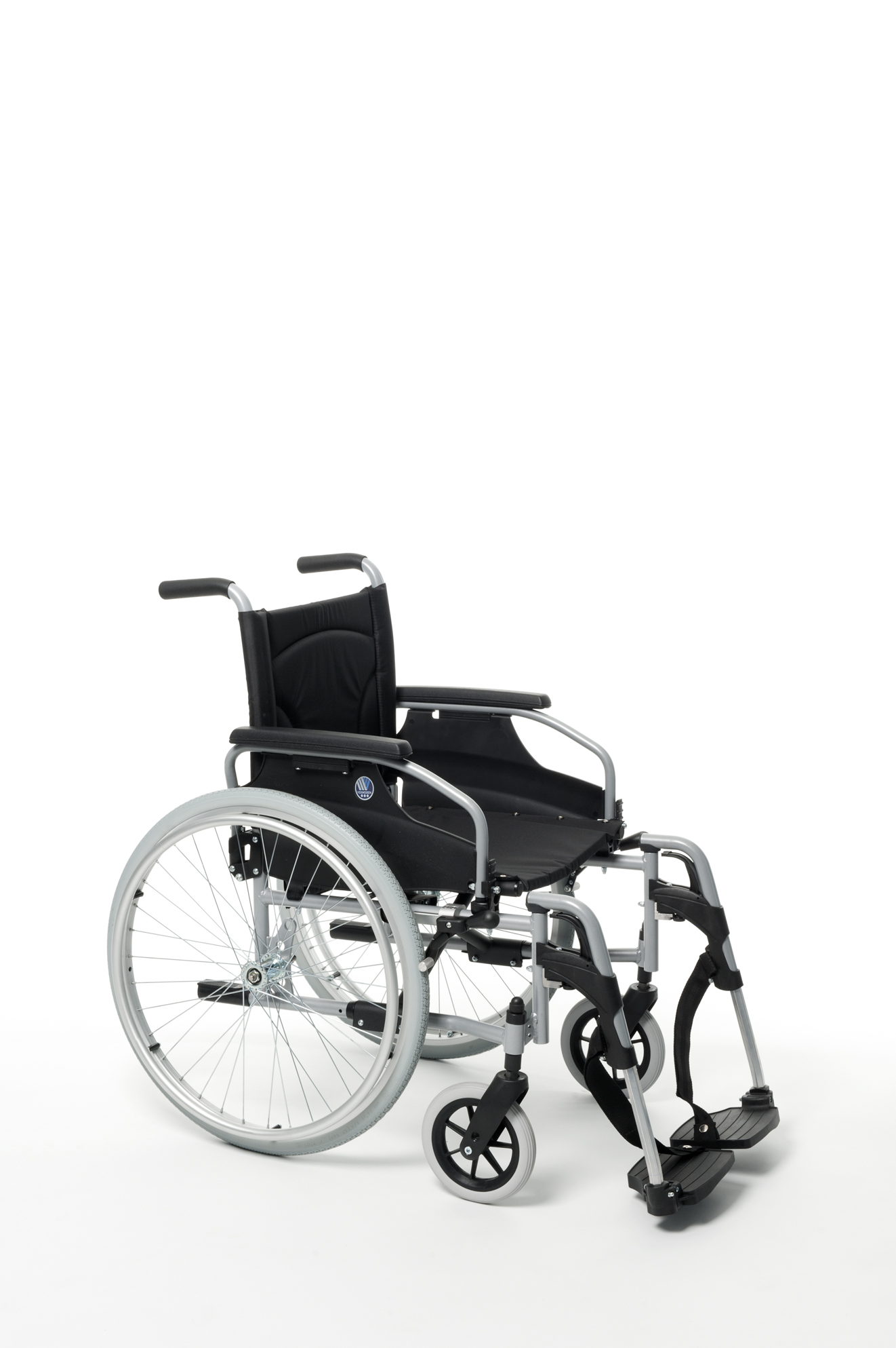 Self-propelled wheelchair V100